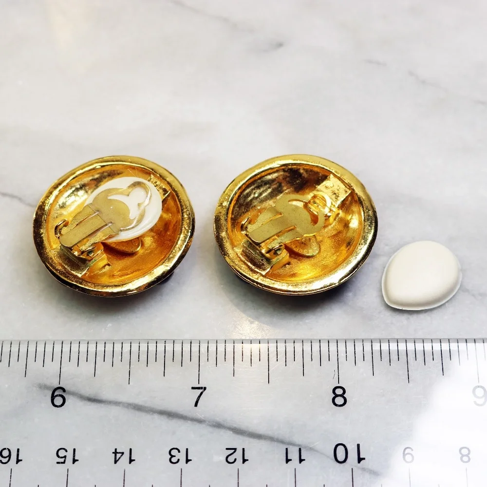 Chanel CC Logo Gripoix Ruby Red Glass Embellished Vintage Clip-on Earrings EUC